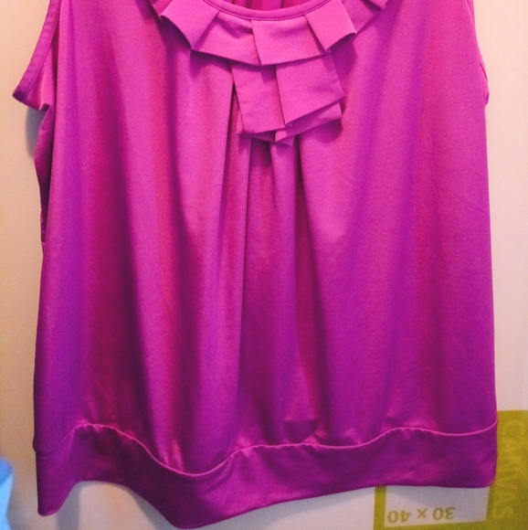 Woman's Lane Bryant Sleeveless Top - Picture 2 of 5